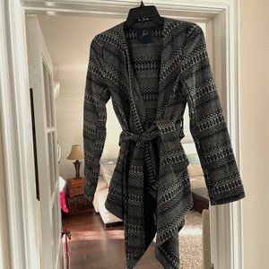 Women's Wrap Jacket.  Bk and Gray.  Sz SM  Polyester, Acrylic, Wool  Gorgeous!